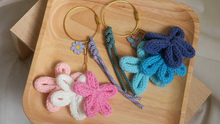 Get Crafty! - Hydrangea Bag Charm by Macramenian