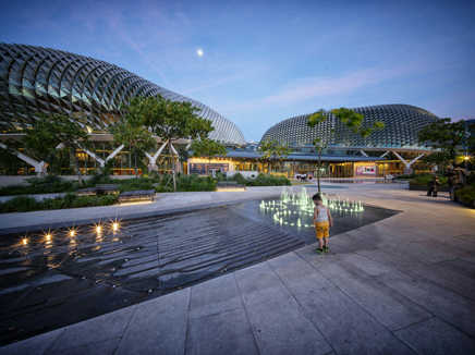 Esplanade Tour